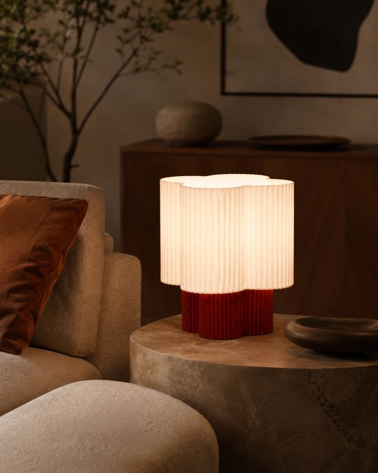 Bloom table lamp