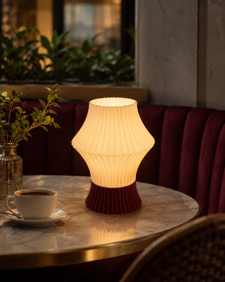 Taurus table lamp in cafe atmosphere